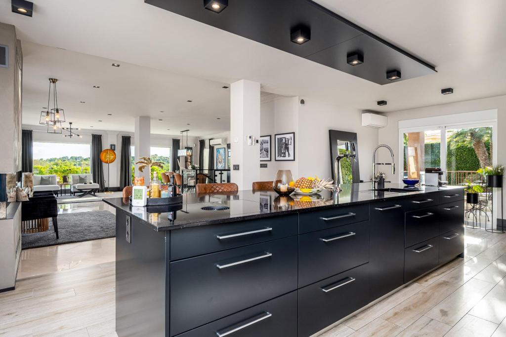 6 bed villa in La Nucía