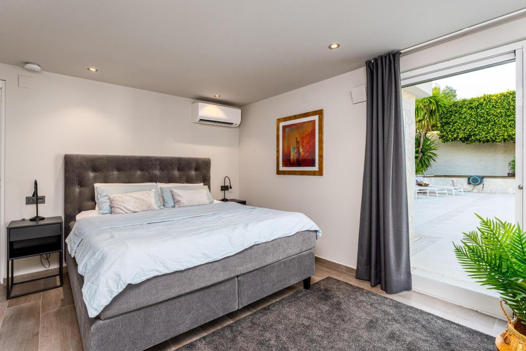 6 bed villa in La Nucía