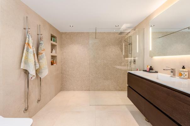 6 bed villa in La Nucía