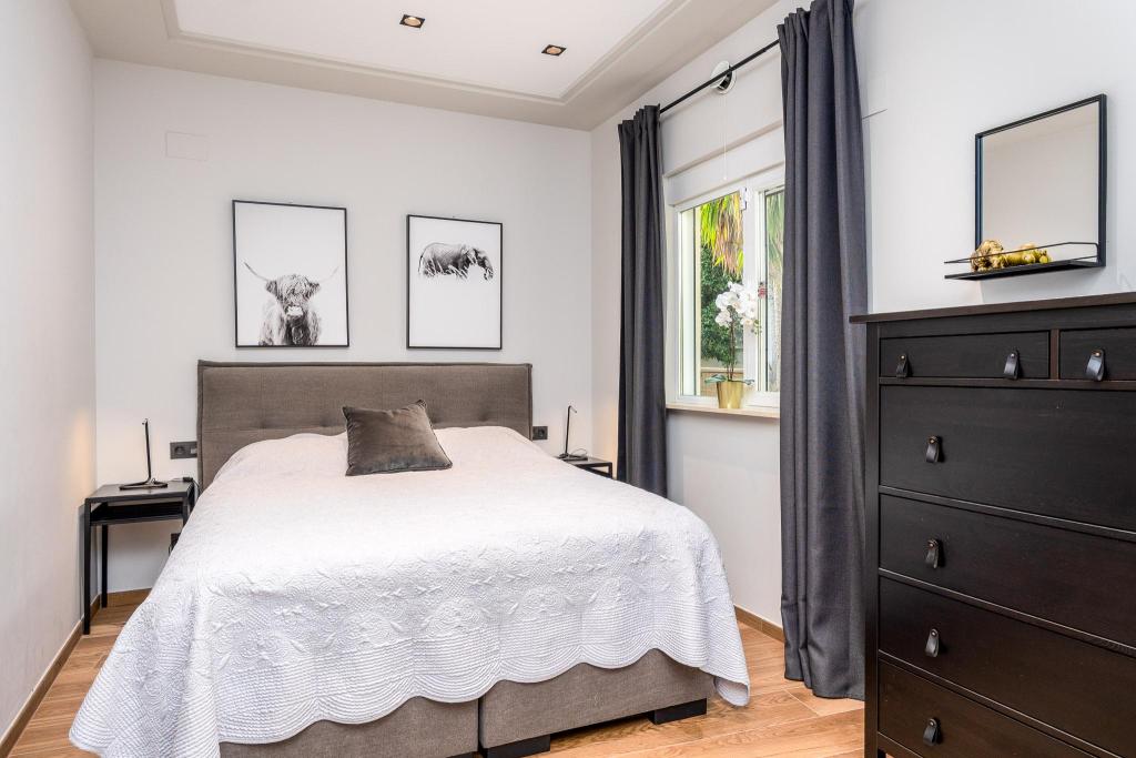 6 bed villa in La Nucía