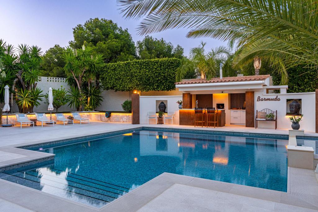 6 bed villa in La Nucía