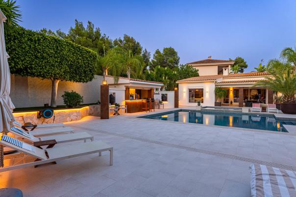 6 bed villa in La Nucía