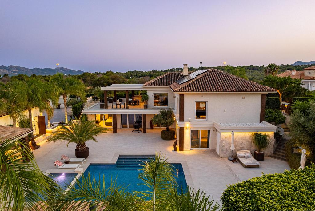 6 bed villa in La Nucía