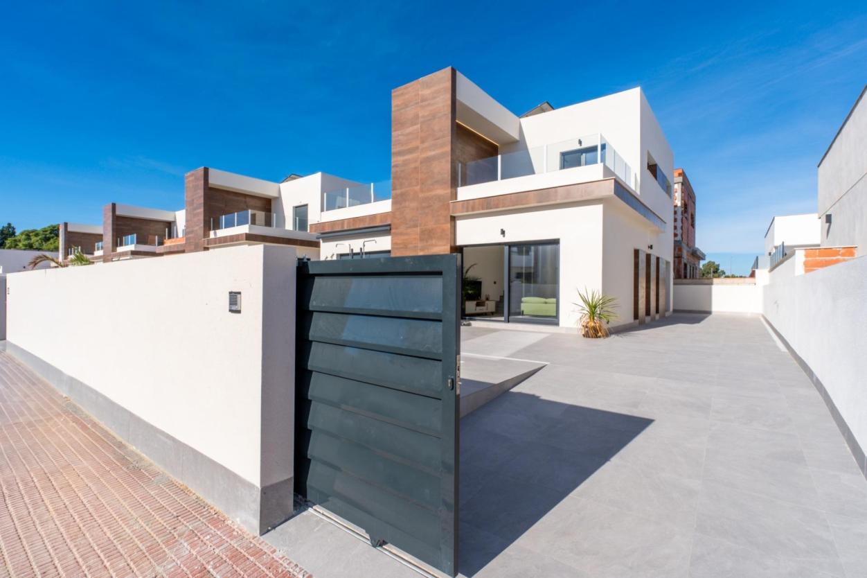 3 bed villa in Daya Nueva