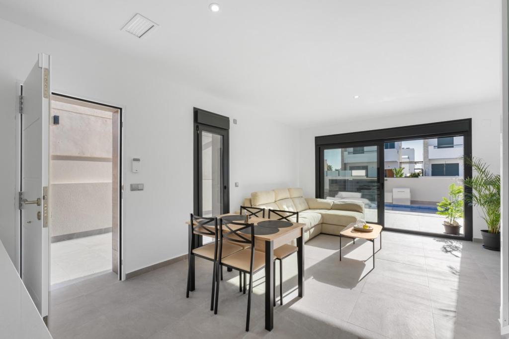 3 bed villa in Daya Nueva