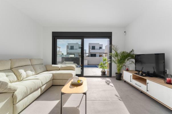 3 bed villa in Daya Nueva