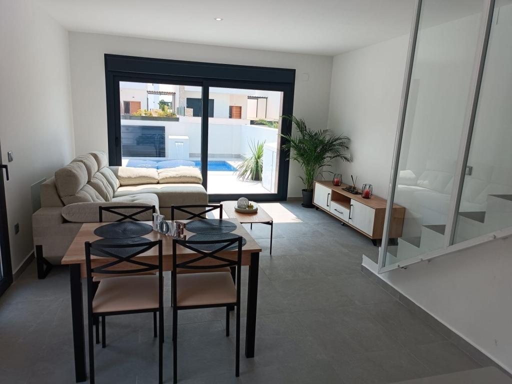 3 bed villa in Daya Nueva