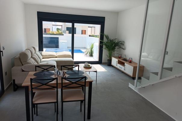 3 bed villa in Daya Nueva