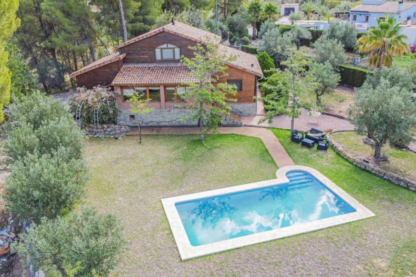 4 bed villa in Orba