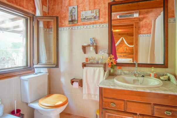 4 bed villa in Orba