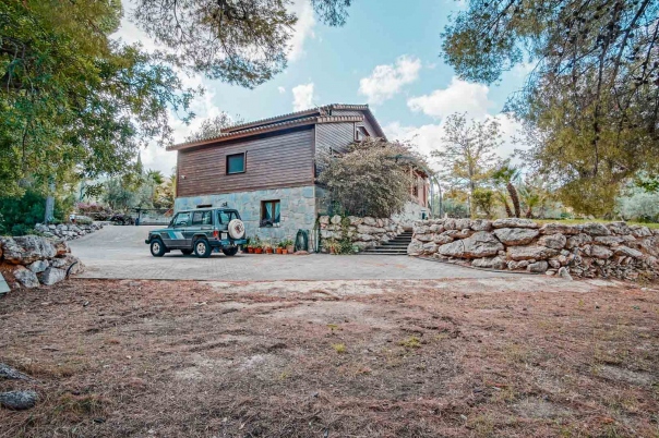 4 bed villa in Orba