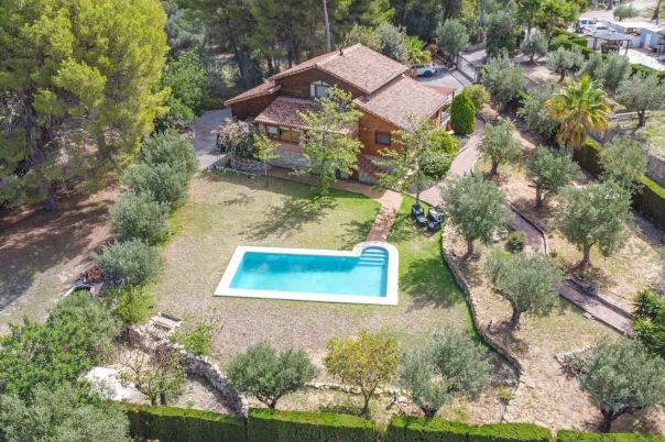 4 bed villa in Orba