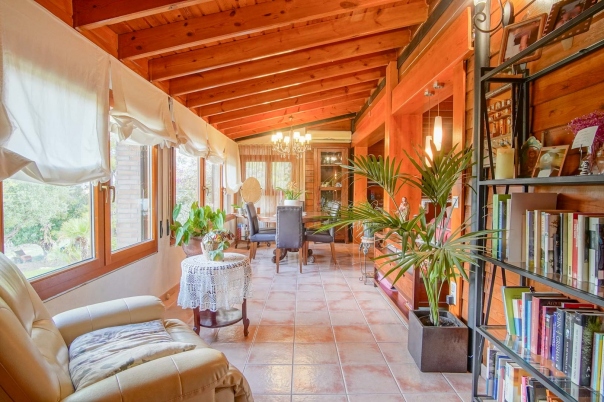 4 bed villa in Orba