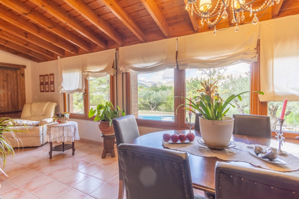 4 bed villa in Orba