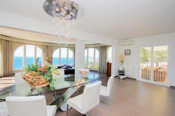 4 bed villa in Altea