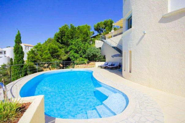 4 bed villa in Altea