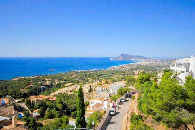 4 bed villa in Altea