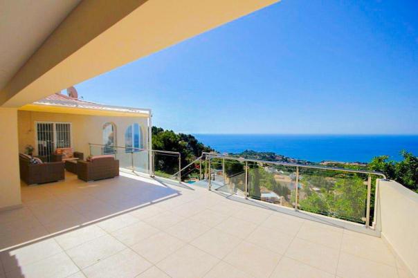 4 bed villa in Altea