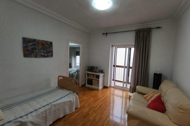 4 bed apartment in Alicante