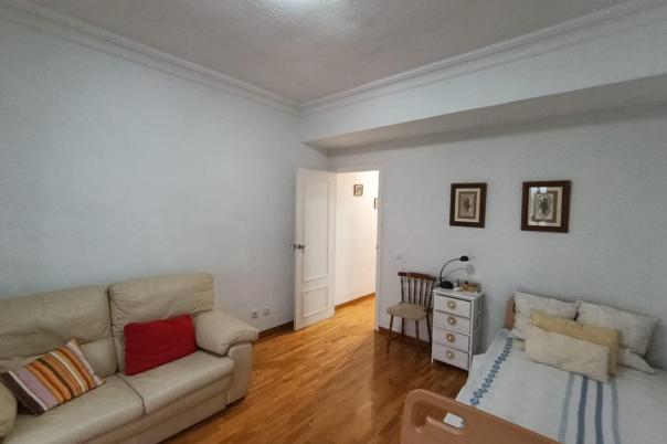 4 bed apartment in Alicante