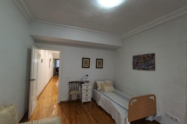 4 bed apartment in Alicante