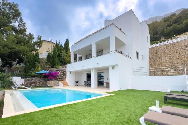 5 bed casa / chalet in Calpe / Calp
