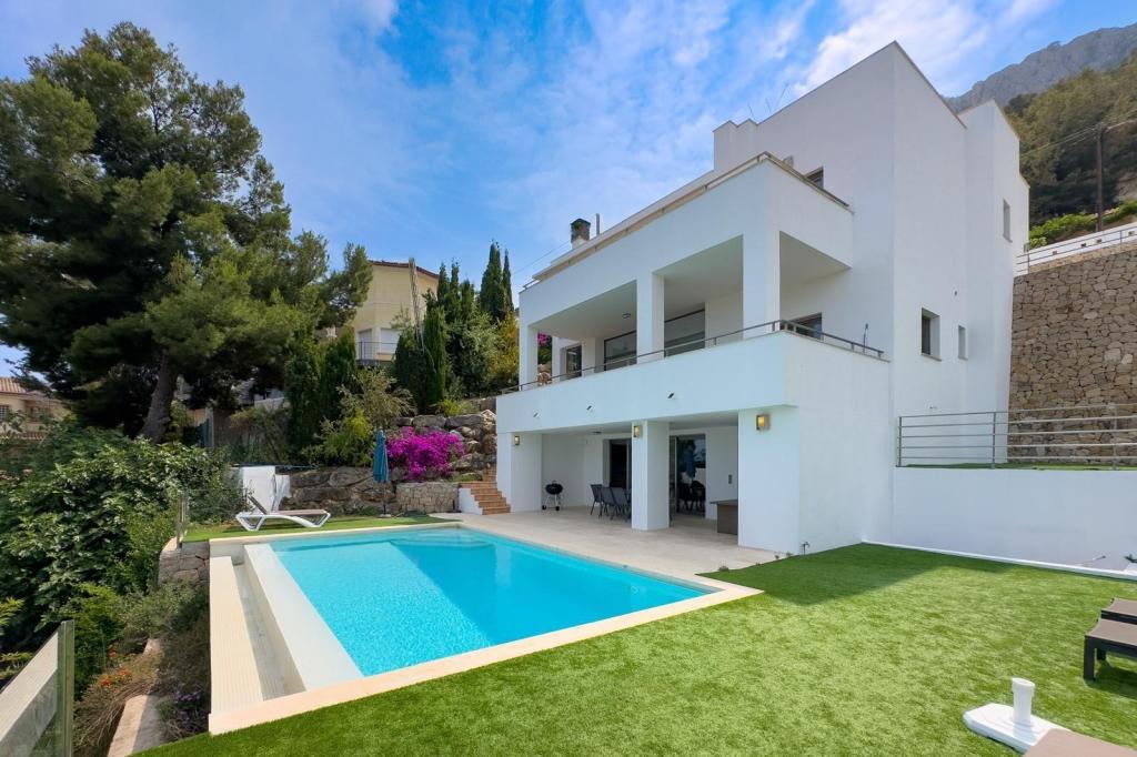 5 bed casa / chalet in Calpe / Calp