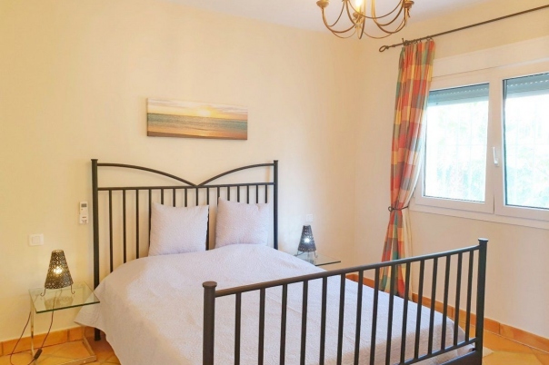 4 bed casa / chalet in Moraira