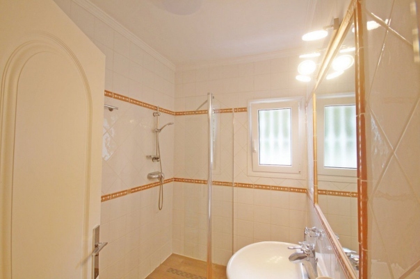 4 bed casa / chalet in Moraira