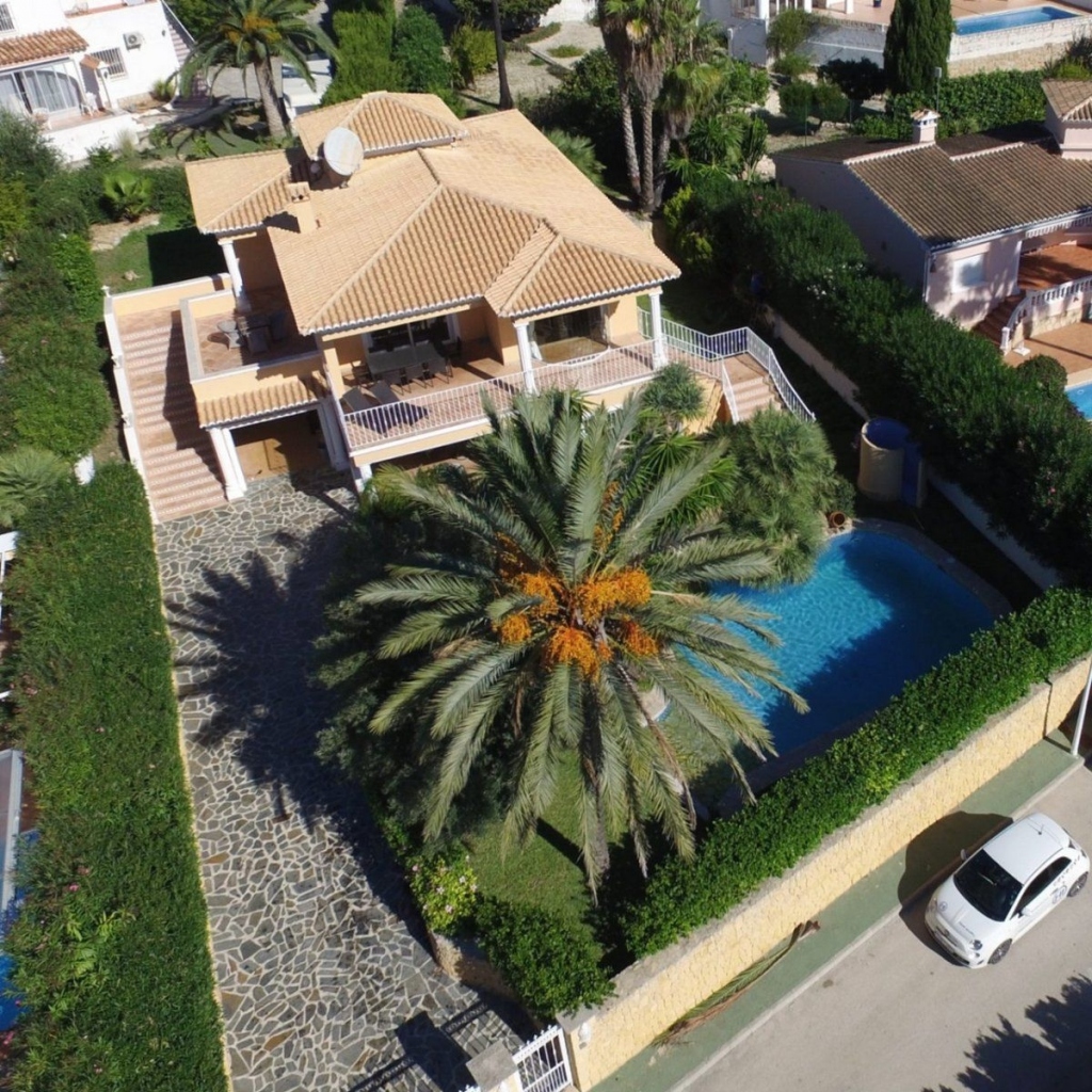 4 bed casa / chalet in Moraira