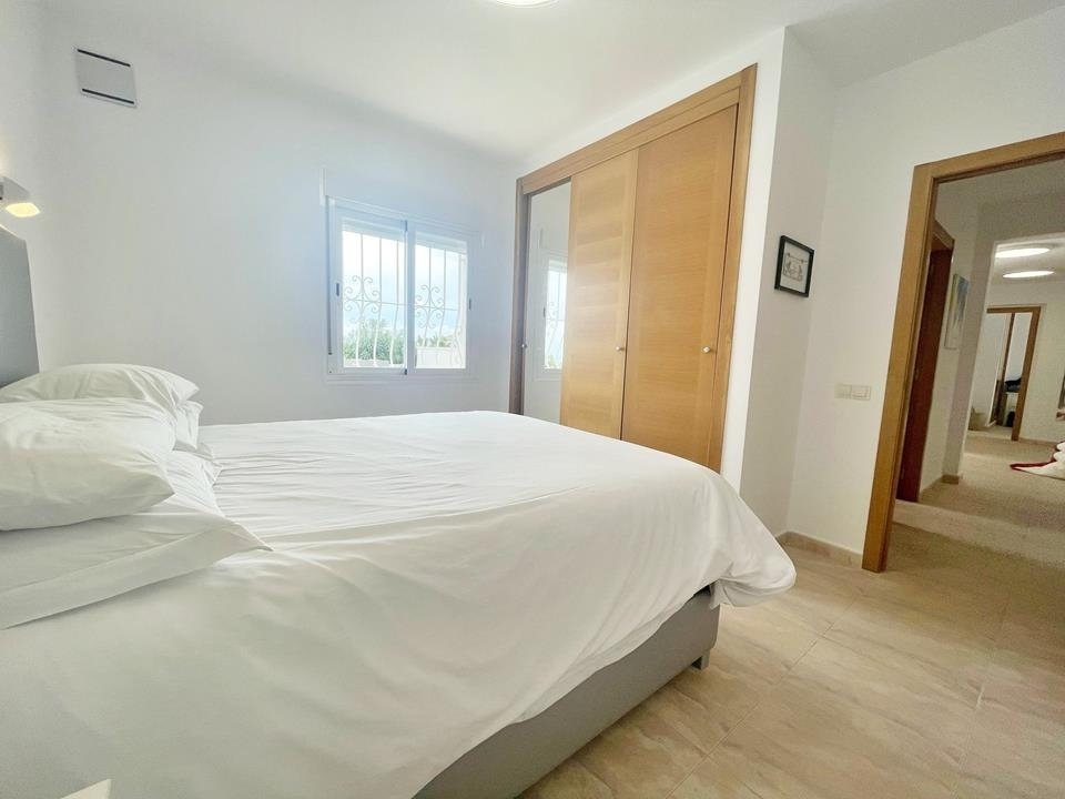 5 bed villa in Benitachell