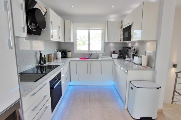 5 bed villa in Benitachell