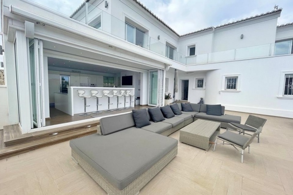 5 bed villa in Benitachell
