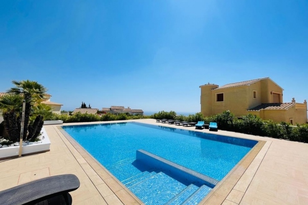 5 bed villa in Benitachell