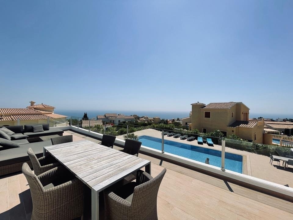 5 bed villa in Benitachell