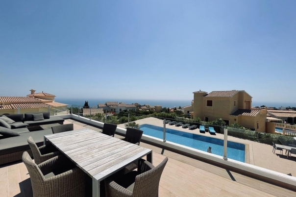 5 bed villa in Benitachell