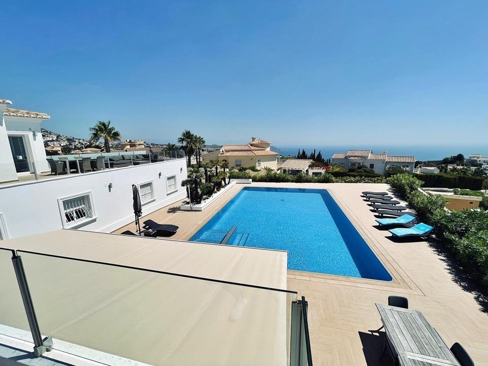 5 bed villa in Benitachell