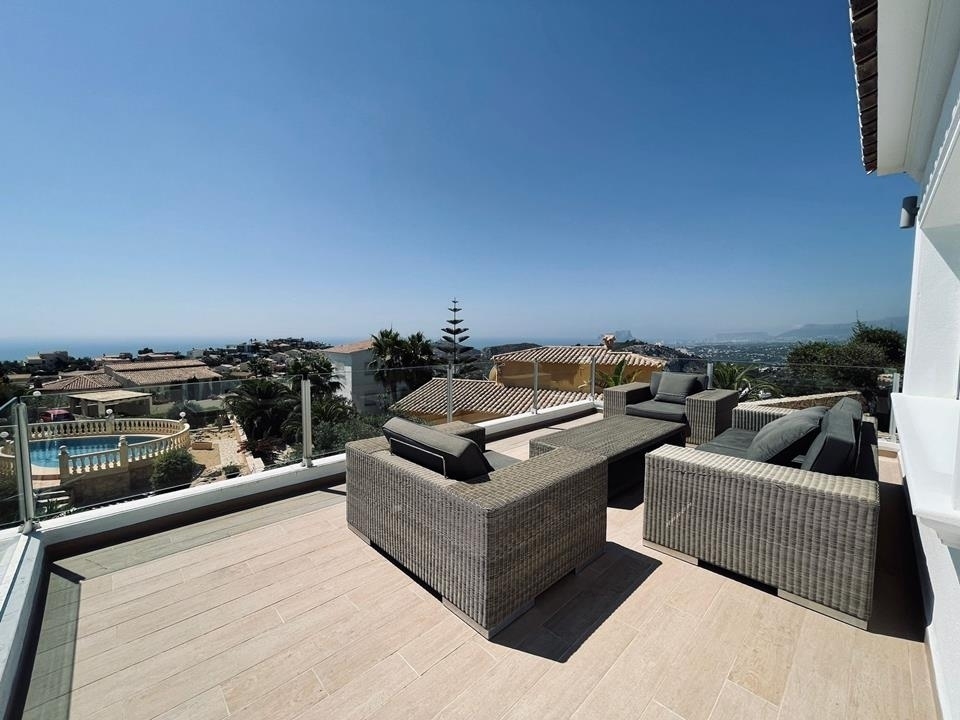 5 bed villa in Benitachell