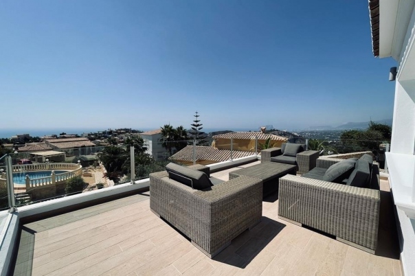 5 bed villa in Benitachell