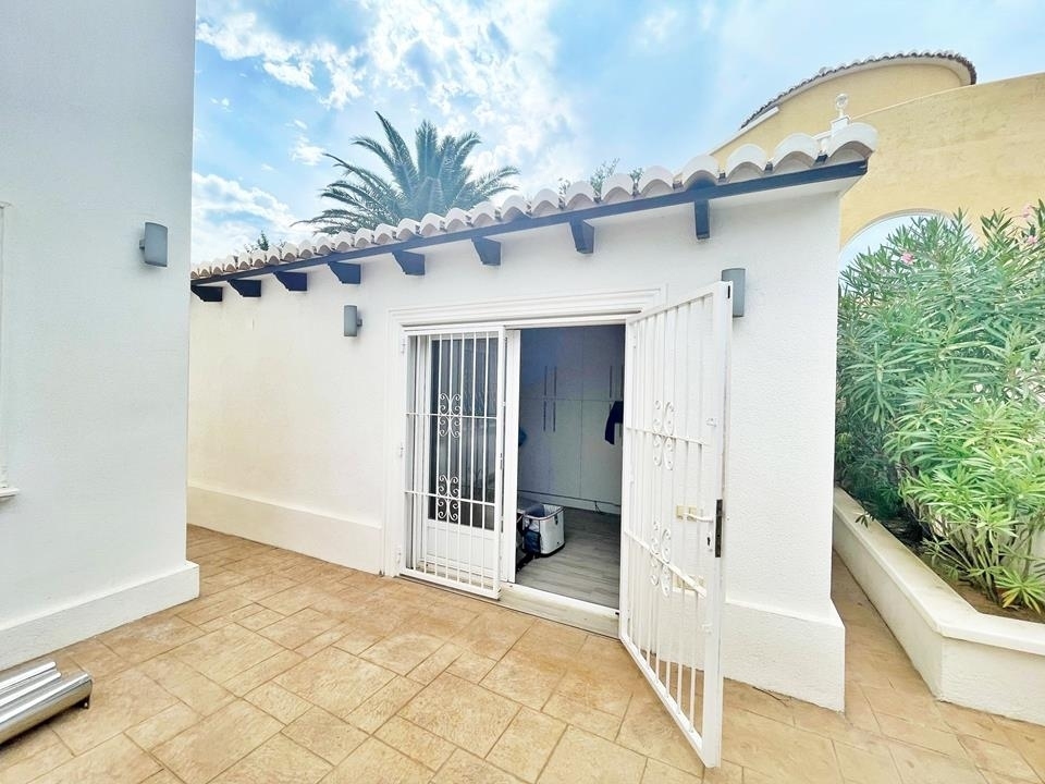 5 bed villa in Benitachell