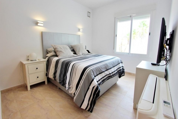 5 bed villa in Benitachell