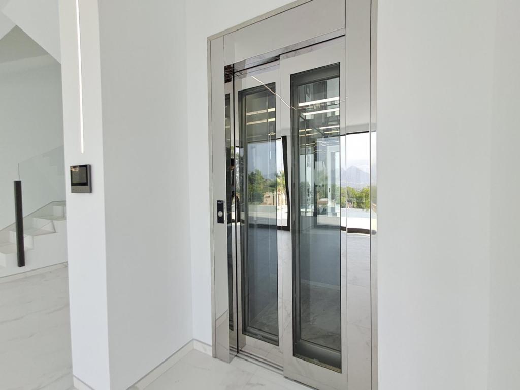 5 bed villa in Altea