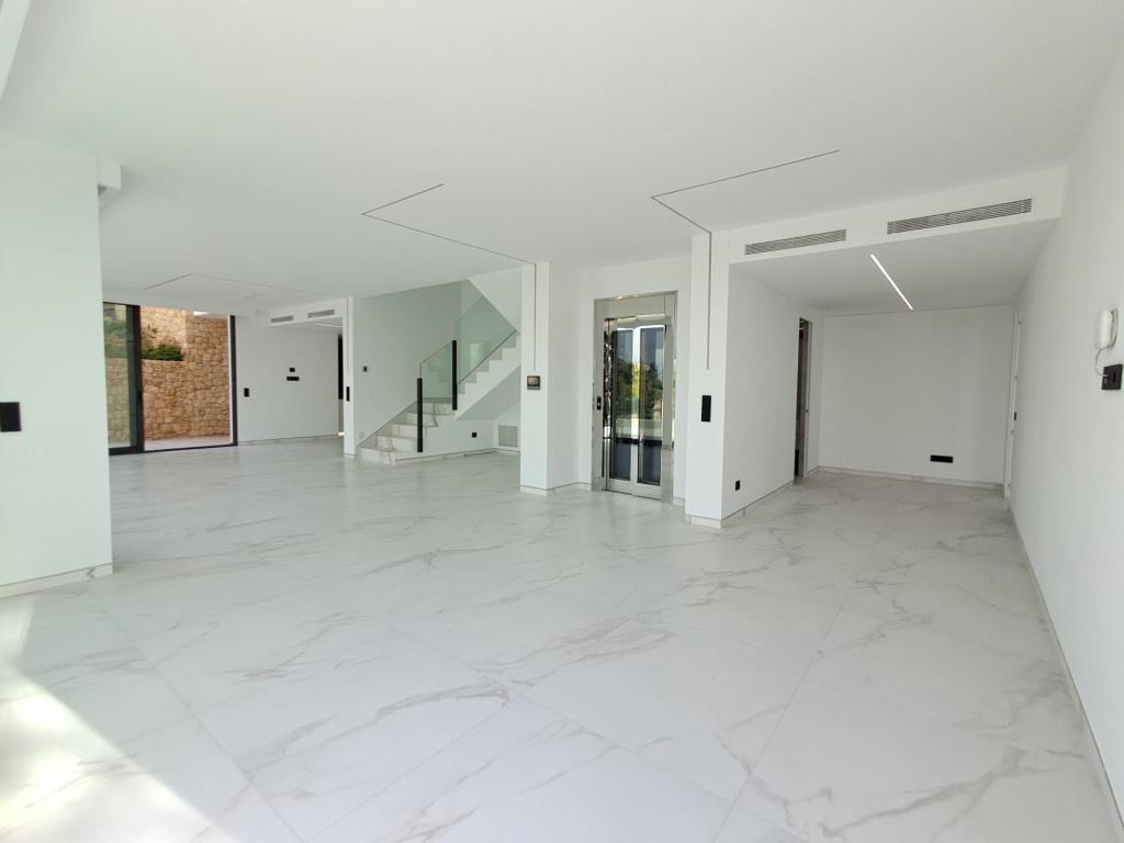 5 bed villa in Altea