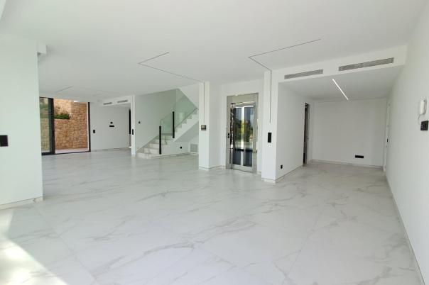 5 bed villa in Altea