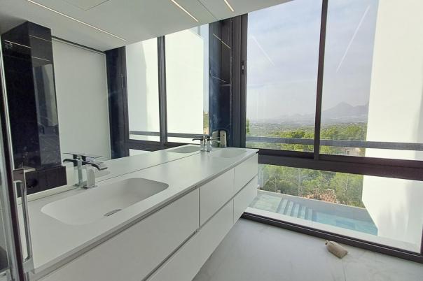 5 bed villa in Altea