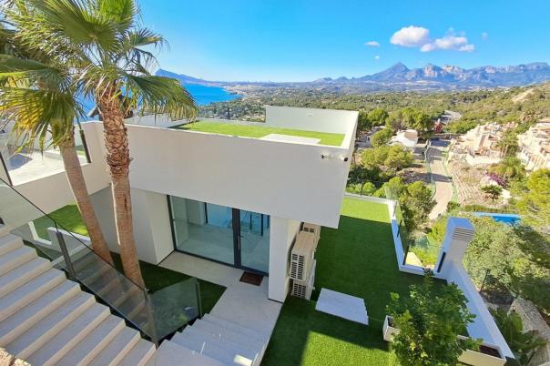 5 bed villa in Altea