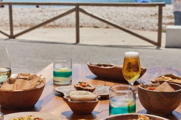 La Bandideta Beach Bar
