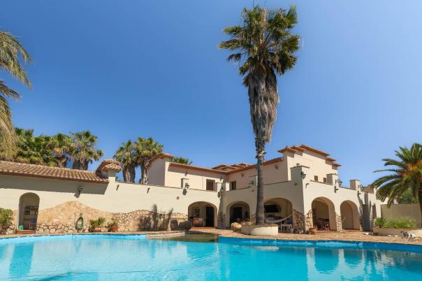 5 bed villa in Ondara