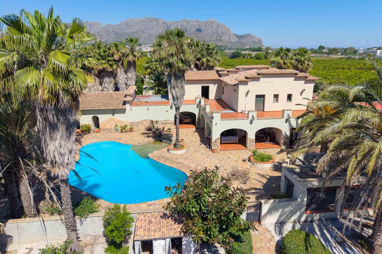 5 bed villa in Ondara