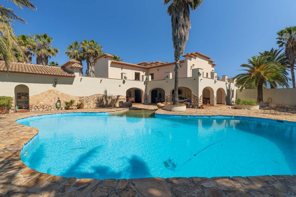 5 bed villa in Ondara